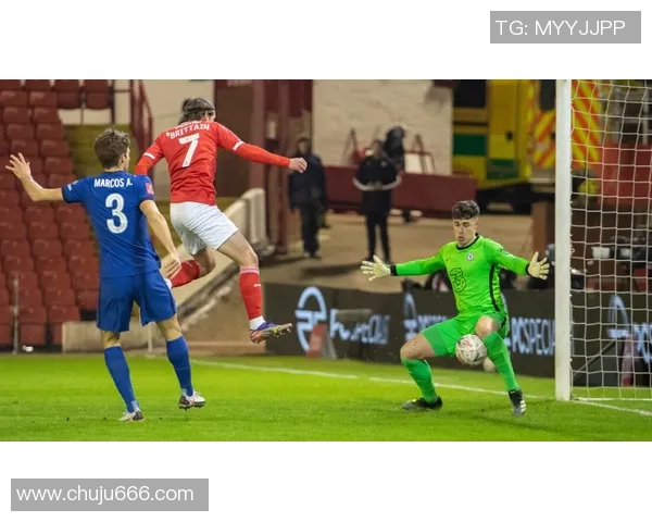 足球明星失误搞笑集锦盘点那些让人捧腹大笑的瞬间与趣事